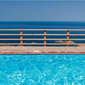 2 Bedroom Villa with Pool in Costa Paradiso, Sleeps 4-6